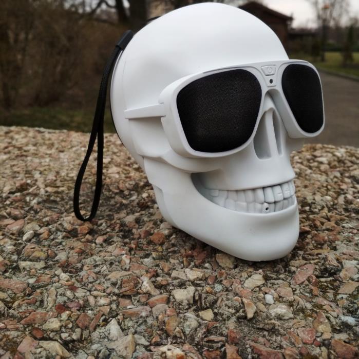 Портативная bluetooth акустика колонка в виде черепа - изображениe 2