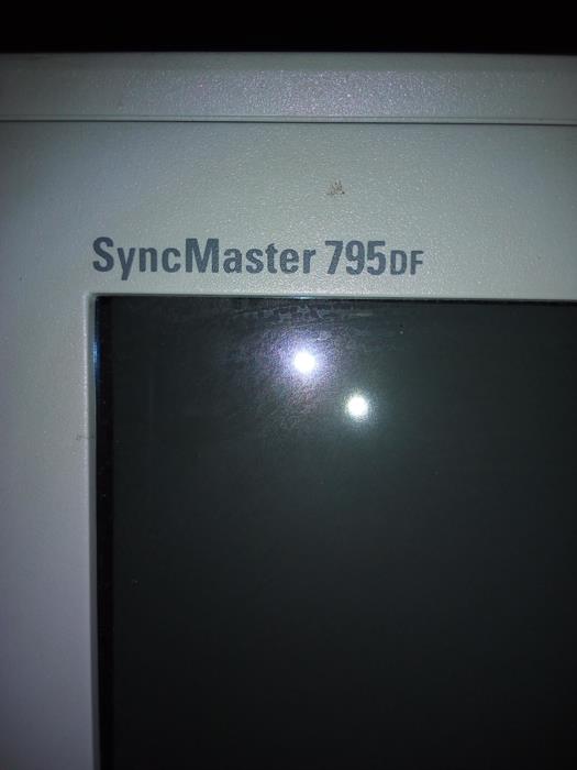 Продаю три монитора Samsung SyncMaster одним комплектом 3в1 - изображениe 4