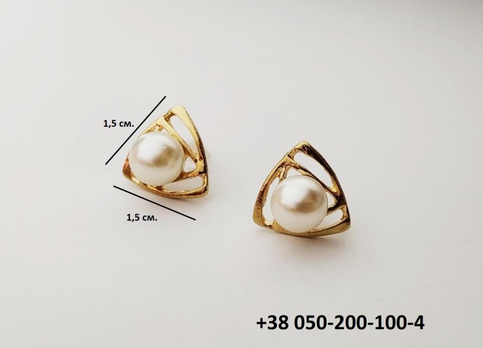 Треугольные золотистые серьги с еко жемчугом - изображениe 1