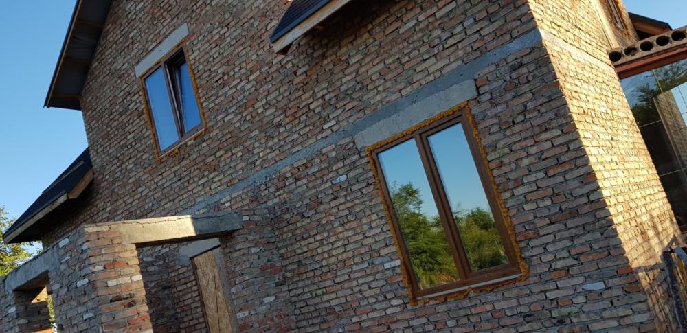 Коричневые окна