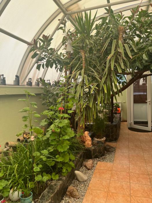 Продам 2 этажный дом с камином и участком на 2 сотки 222 кв на ул Бузковая 25