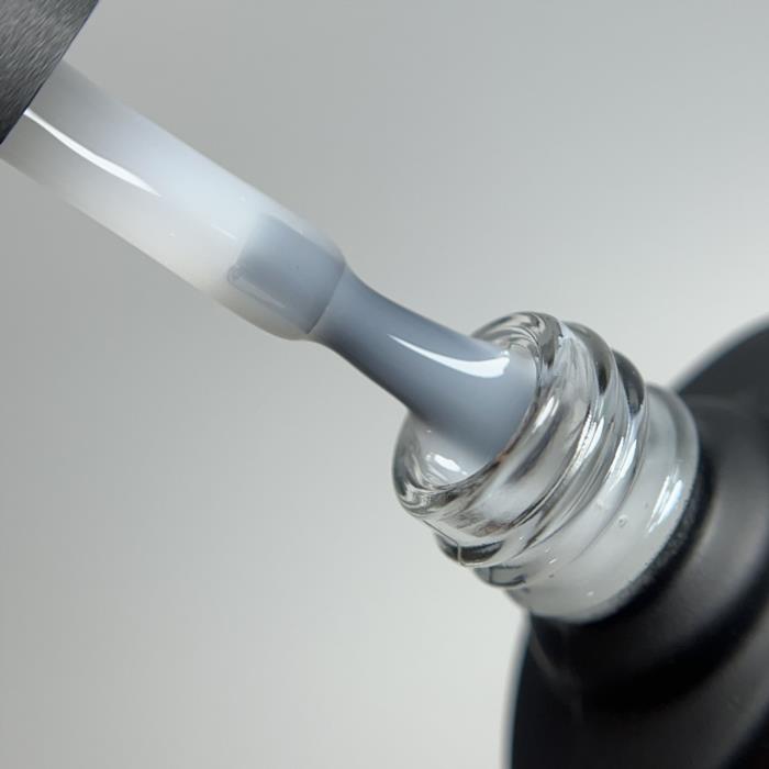 Трендовий Фініш Молочний Топ для нігтів Izzy Milk Top 10мл Камуфлюючий